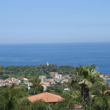 Mansarda Sul Mare Dei Ciclopi Appartement Aci Trezza Buitenkant foto