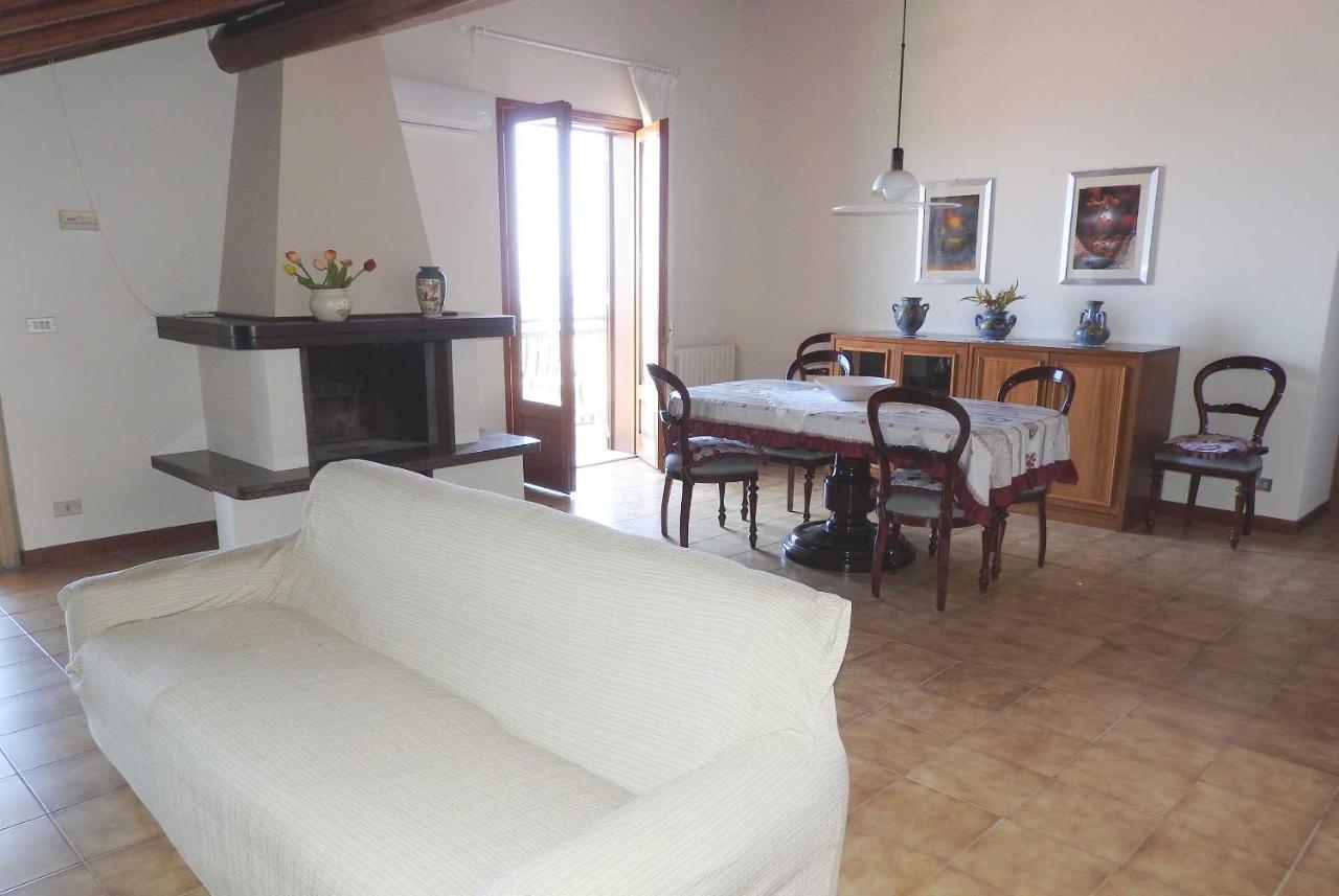 Mansarda Sul Mare Dei Ciclopi Appartement Aci Trezza Buitenkant foto